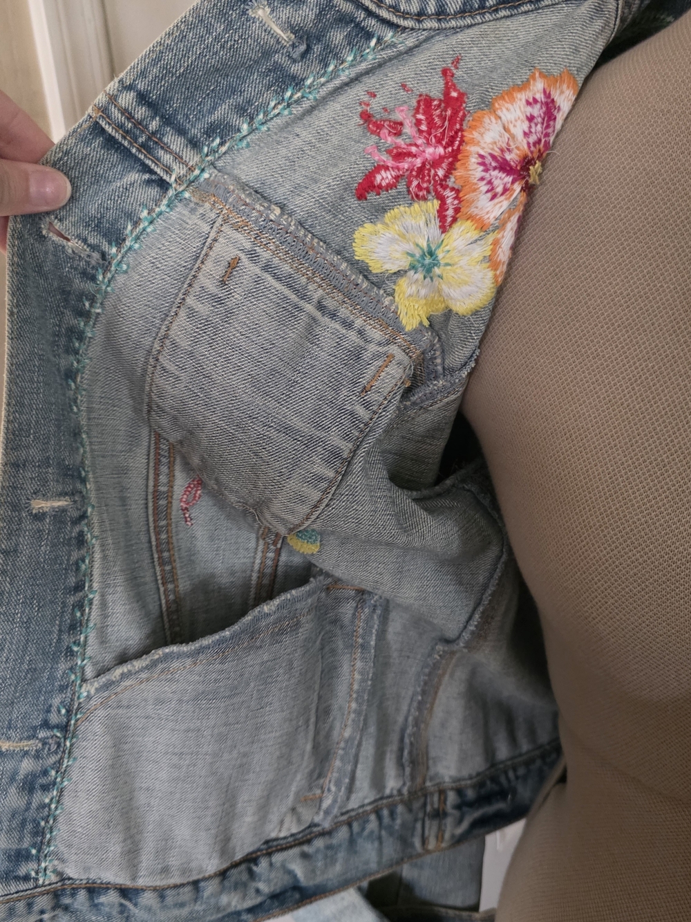 GAP Light Blue Denim Jacket with Multicolor Floral Embroidery - Picture 5 of 7